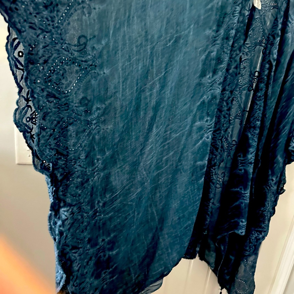 Ruana/kimono with embroidery and tassels